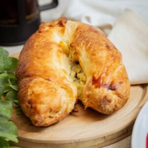 Croissant de pollo y esparragos
